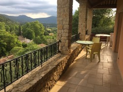 Terrasse sur le village