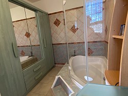 Salle de bain abricot